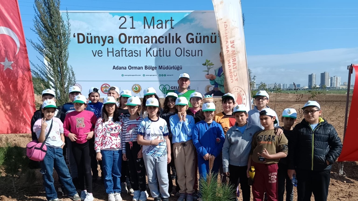 21 Mart Dünya Ormancılık Günü kapsamında okulumuz öğrencileri ağaç diktiler.